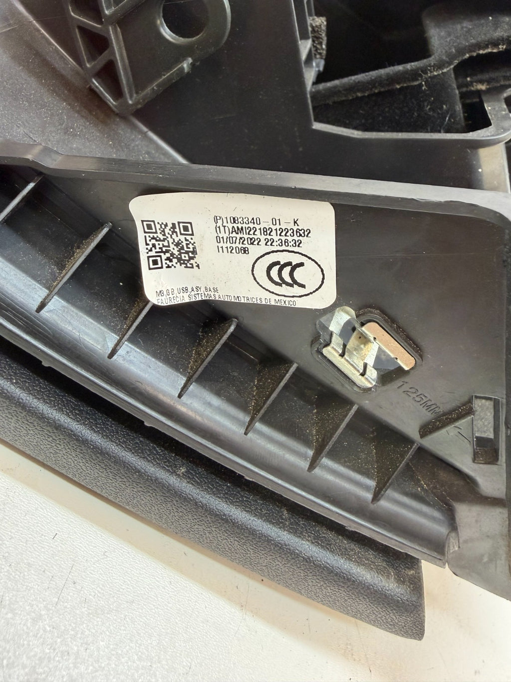 2017-2023 Tesla 3 Y Glove Compartment Storage Box 1083340-01-K