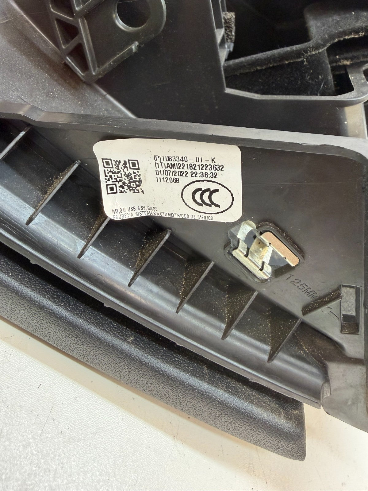 2017-2023 Tesla 3 Y Glove Compartment Storage Box 1083340-01-K