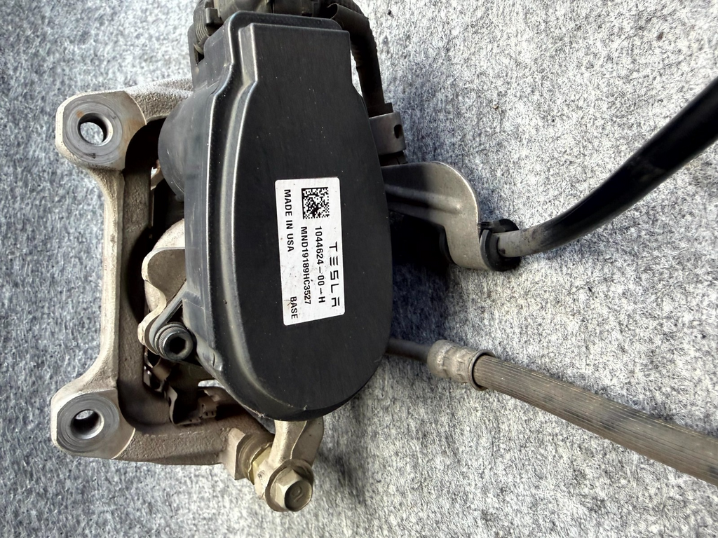 ♦️2017 - 2023 TESLA MODEL 3 REAR RIGHT SIDE BRAKE CALLIPER OEM, 1044624-00-H
