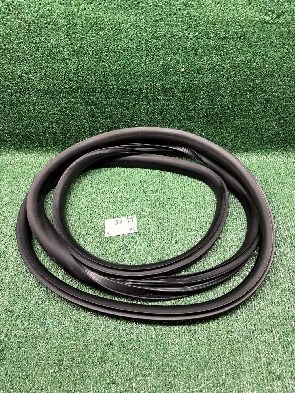 ♦️2017-2023 TESLA MODEL Y/3 FRONT RIGHT DOOR WEATHERSTRIP SEAL OEM, 1497673-00-A