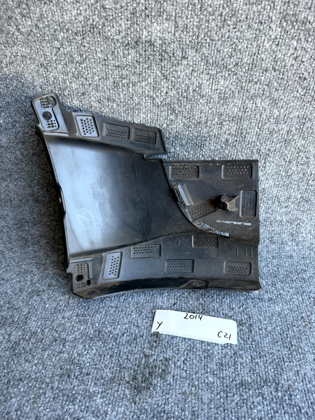 2020 – 2023 TESLA MODEL Y FRONT LEFT SIDE BUMPER INNER BRACKET OEM, 1493741‑00‑A