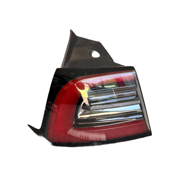17-23 Tesla Model 3 Y Rear Left Driver Side Outer Tail Light Lamp 1502086-00-D