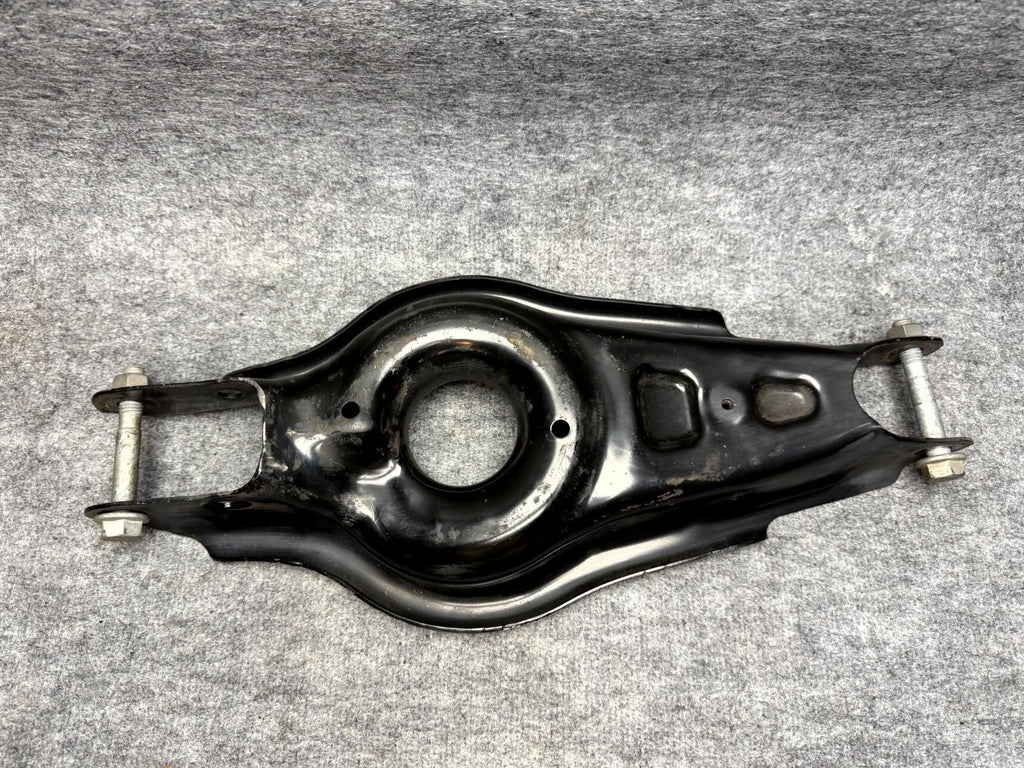 ♦️2017 - 2023 TESLA MODEL 3 REAR LEFT SIDE LOWER CONTROL ARM OEM, 1044451-00-F