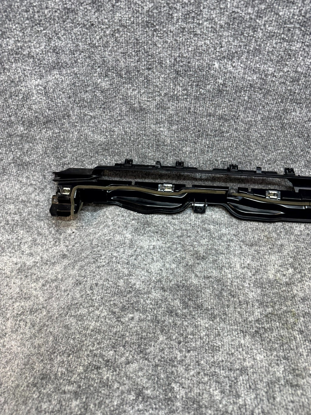 2020–2024 TESLA MODEL Y FRONT DASH INSTRUMENT PANEL COVER TRIM OEM, 1100574-00-G