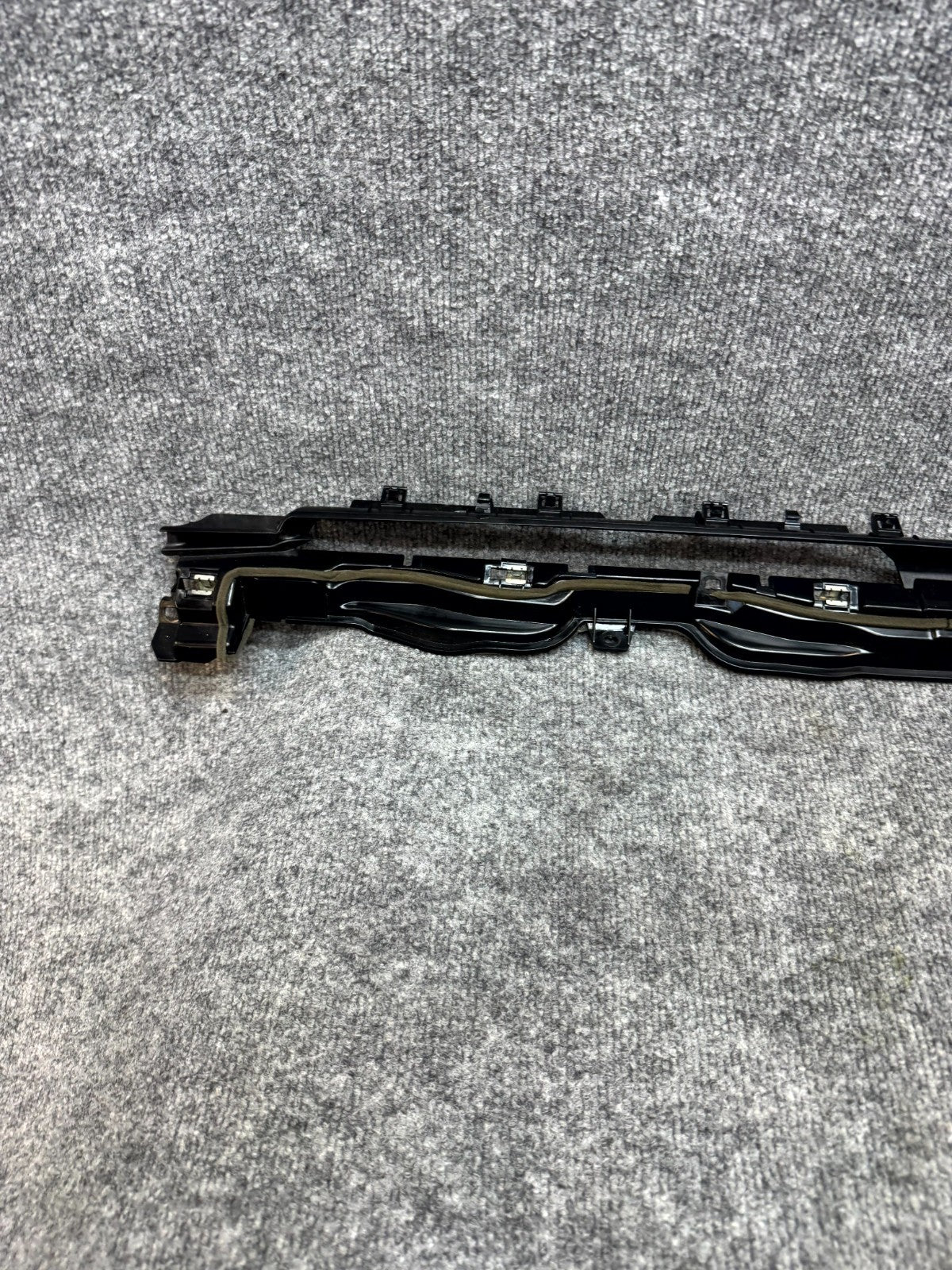 2020–2024 TESLA MODEL Y FRONT DASH INSTRUMENT PANEL COVER TRIM OEM, 1100574-00-G