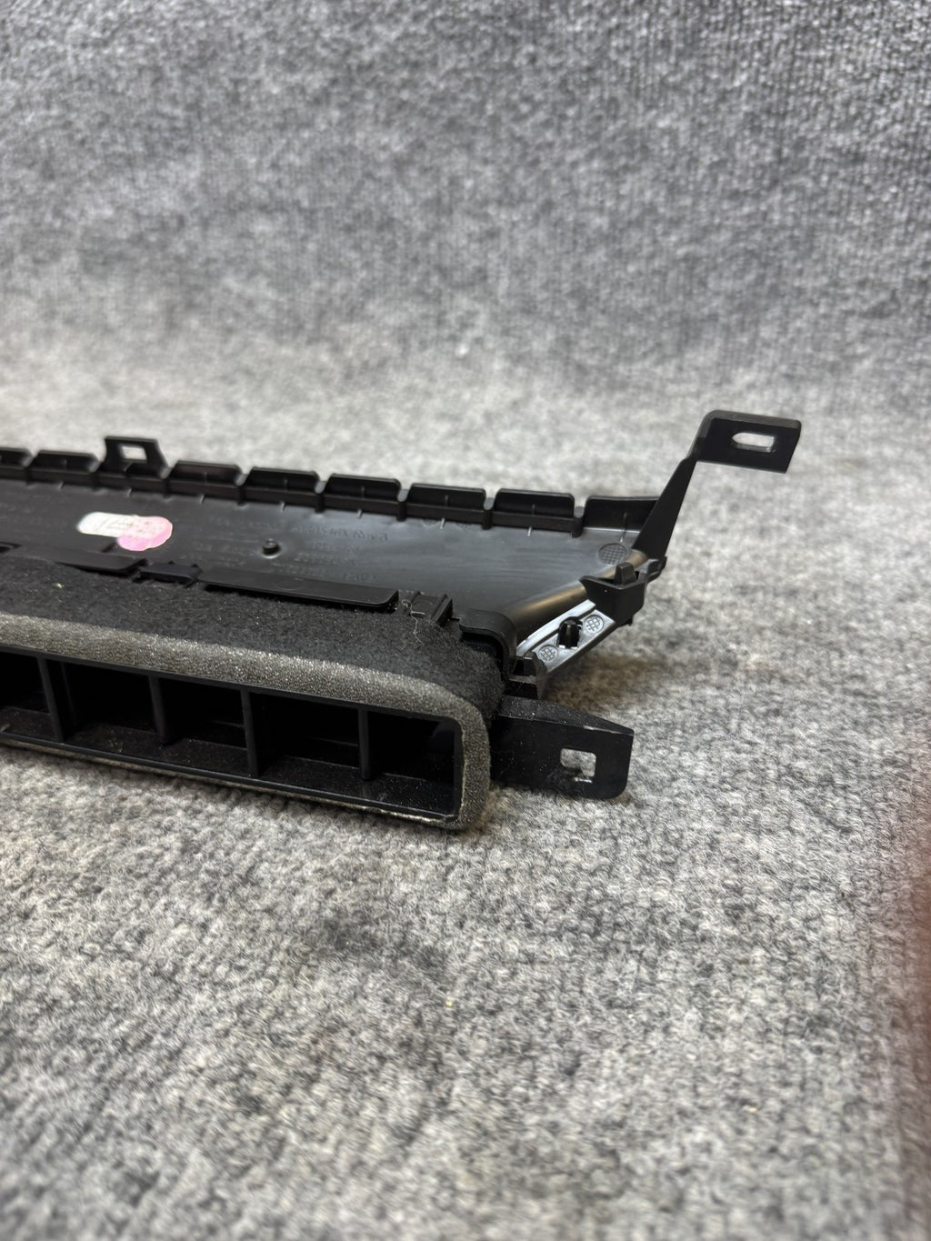 2017 – 2023 TESLA MODEL 3 RIGHT DASH HEATER LOWER AIR VENT GRILLE OEM 108332500F