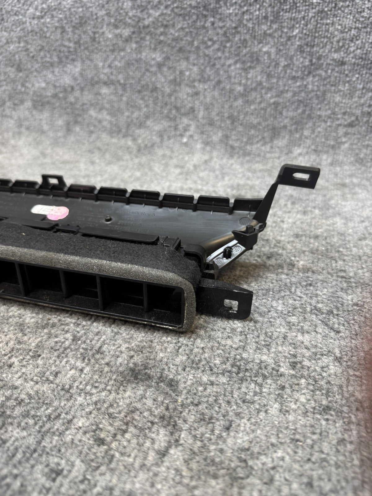 2017 – 2023 TESLA MODEL 3 RIGHT DASH HEATER LOWER AIR VENT GRILLE OEM 108332500F