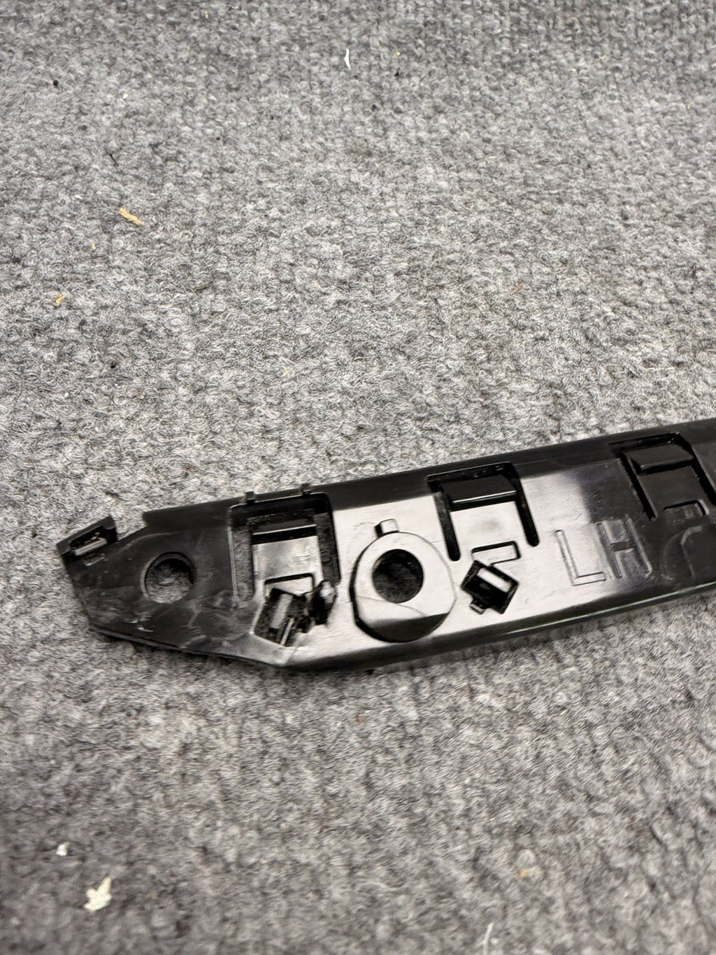 2017-2020 Tesla Model 3 Front Left Driver Fender Bumper Mounting Bracket OEM