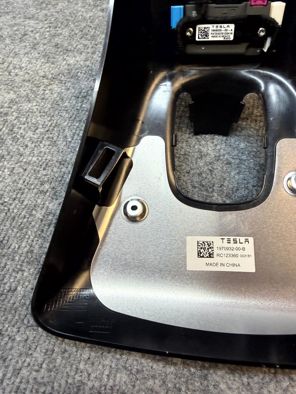 2020-2024 TESLA MODEL Y/3 INTERIOR REAR VIEW MIRROR TRIM COVER OEM, 1970932-00-B