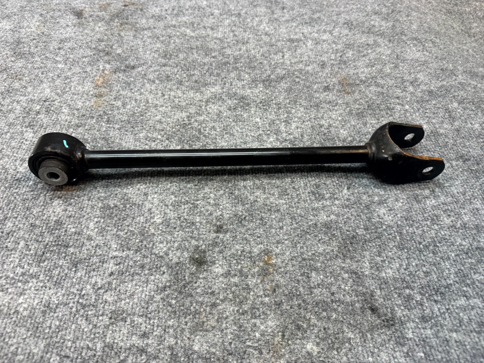 2020 - 2024 TESLA MODEL Y REAR RIGHT / LEFT LOWER CONTROL ARM OEM, 1044441-00-F