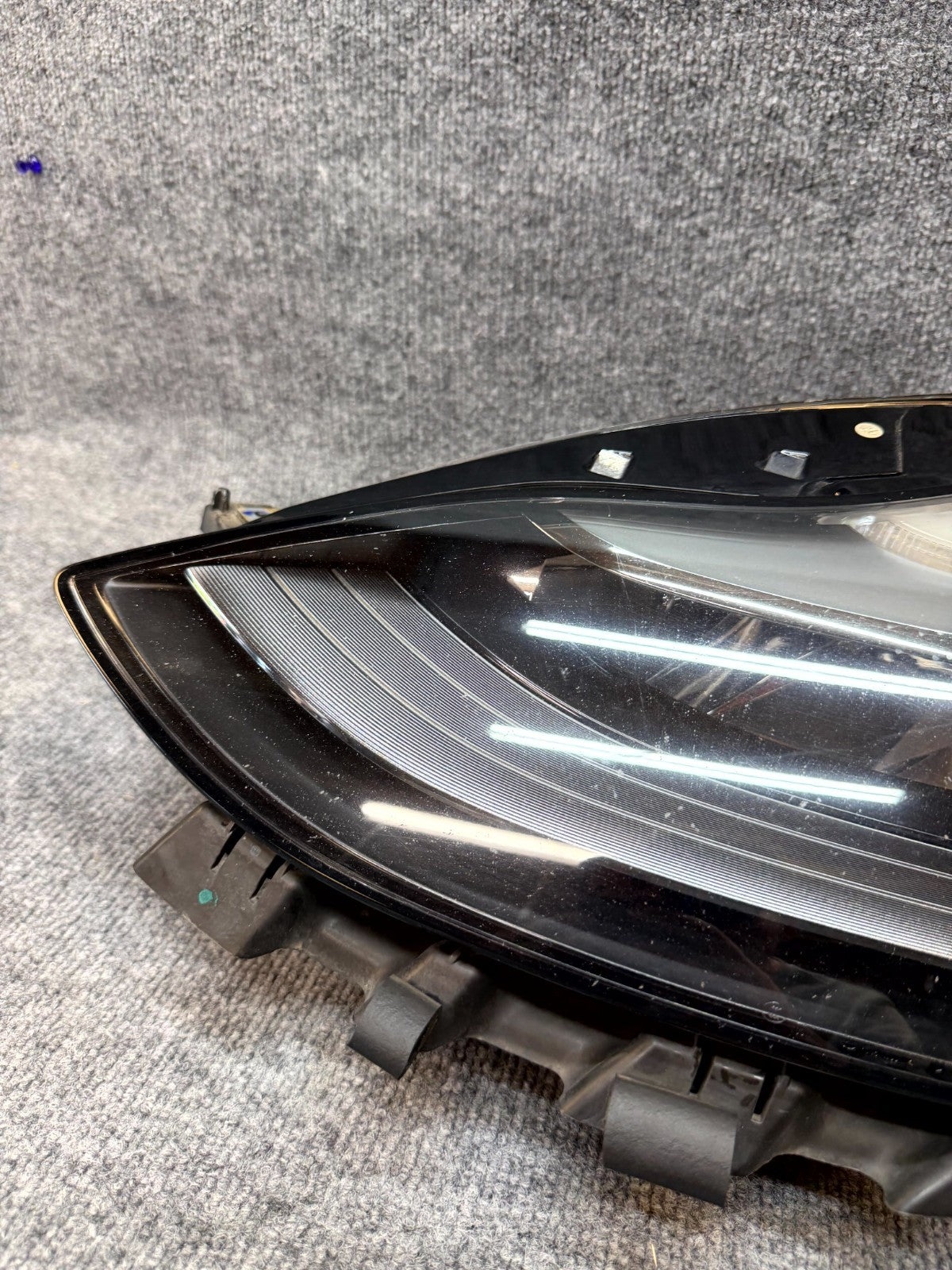 2020-2024 TESLA MODEL Y LEFT HEADLIGHT PROJECTOR MATRIX 2ND GEN OEM, 151495200C