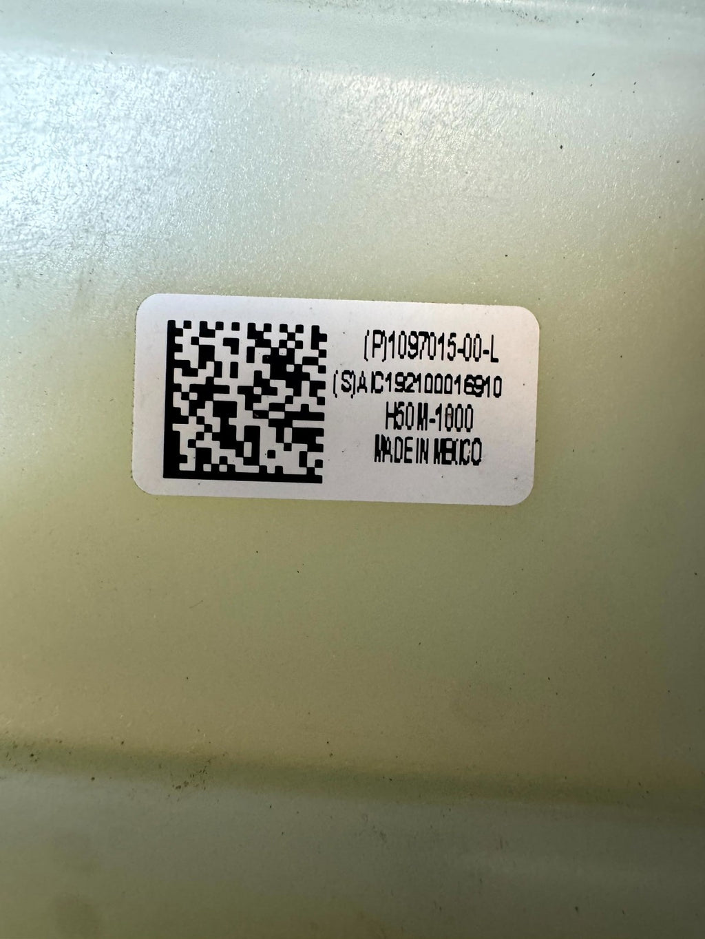 2017 – 2023 TESLA MODEL 3 COOLANT EXPANSION RESERVOIR TANK OEM, 1097016-00-D