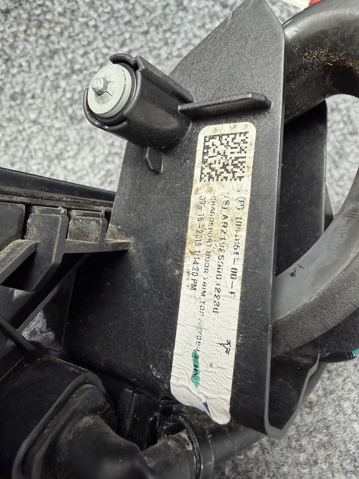 2017-2020 TESLA MODEL 3 CHARGING PORT AND DOOR COVER LEFT OEM