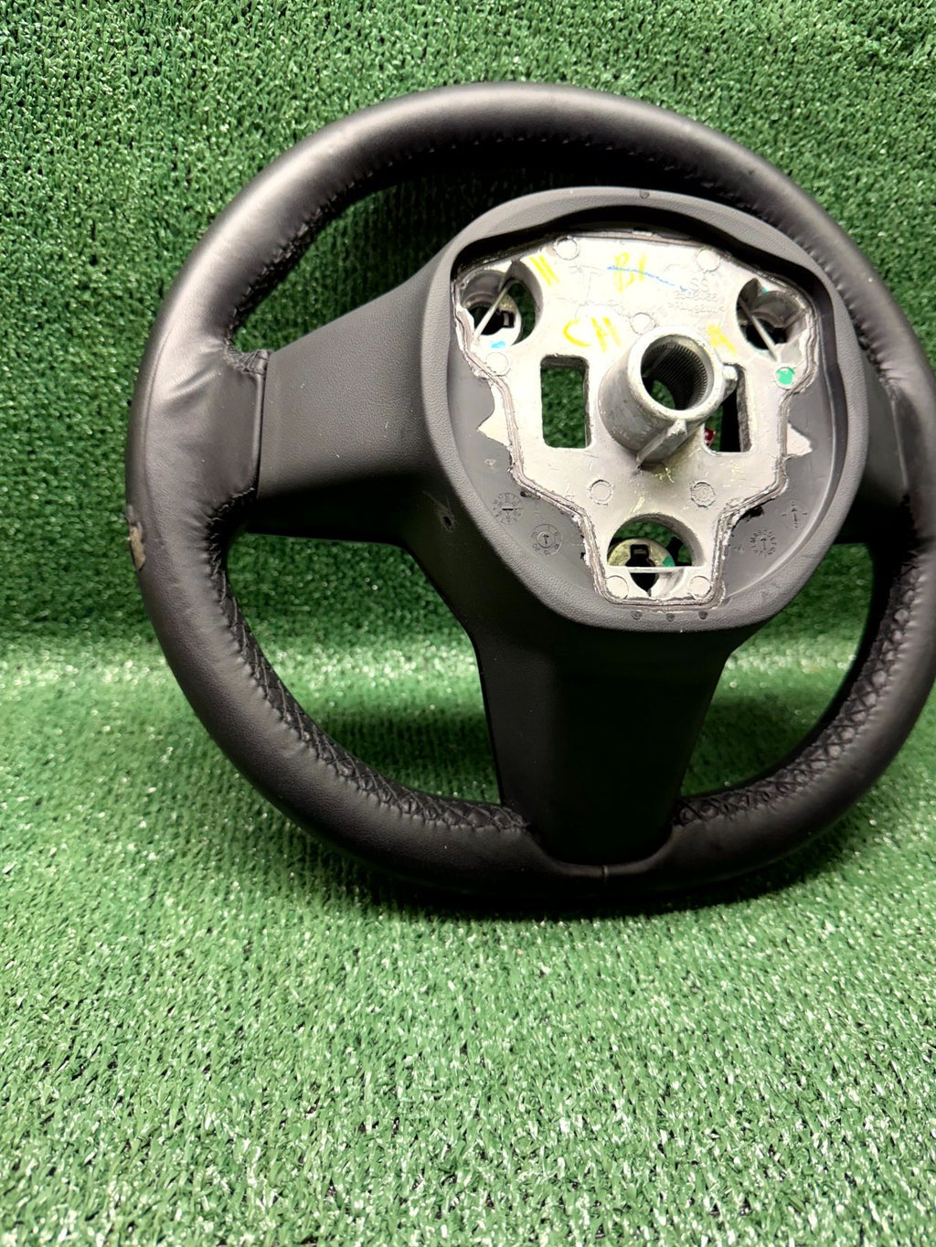 ♦️2020-2025 TESLA MODEL Y LEFT SIDE STEERING WHEEL LEATHER OEM, 1490214-00-B
