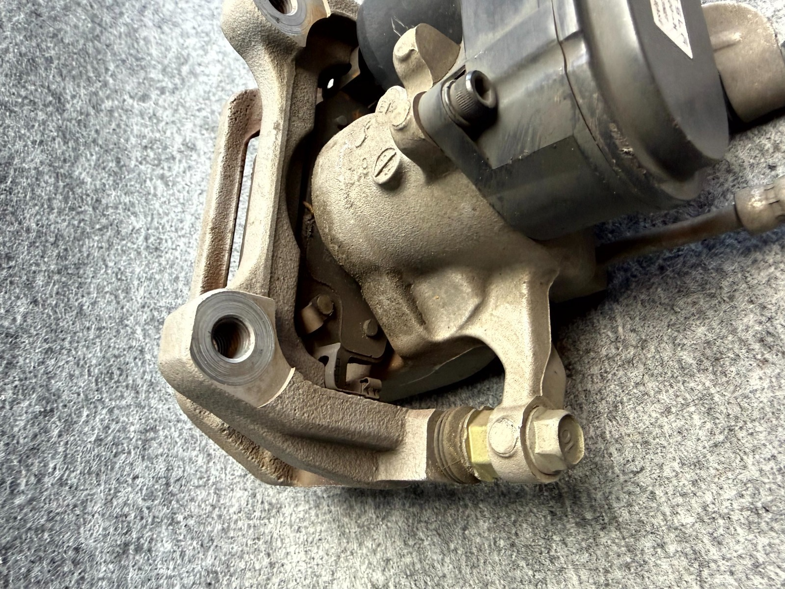 ♦️2017 - 2023 TESLA MODEL 3 REAR RIGHT SIDE BRAKE CALLIPER OEM, 1044624-00-H