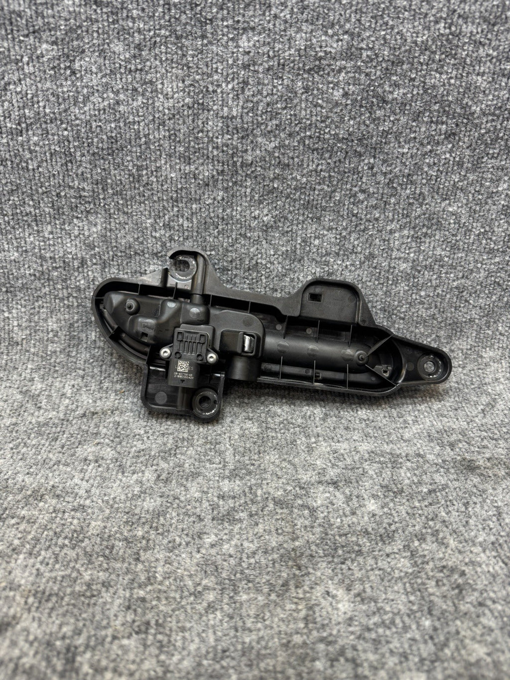 17-20 Tesla Model 3 Front = Rear Left Exterior Door Handle Outer 1081831-99-F