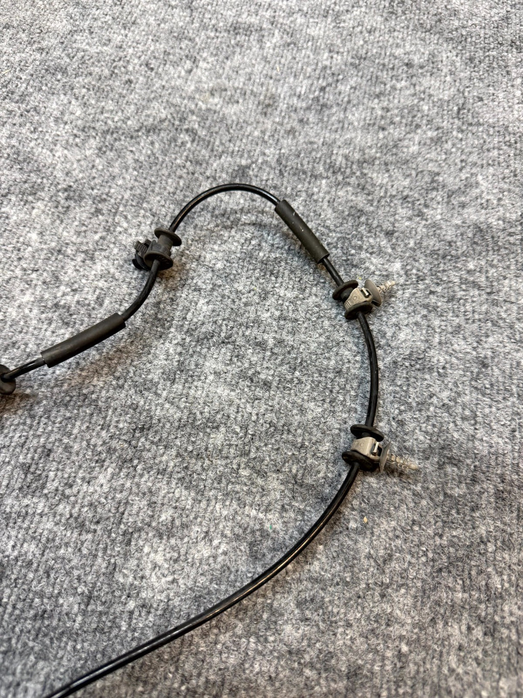 17-23 TESLA MODEL Y FRONT LEFT ANTI-LOCK ABS WHEEL SPEED SENSOR OEM, 118876100A