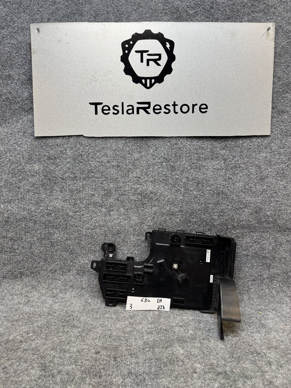 2017-2023 TESLA MODEL 3 LEFT LOW VOLTAGE CONTROLLER MODULE UNIT OEM 1078673-00-K
