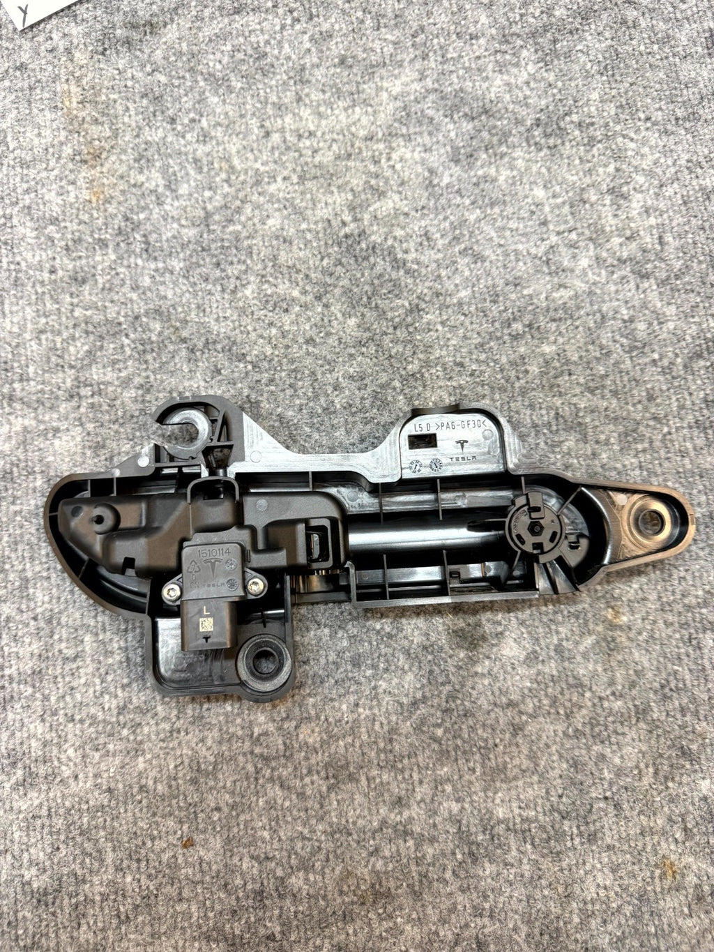 2020 - 2024 TESLA MODEL Y FRONT/REAR LEFT SIDE DOOR HANDLE OEM, 1528114-00-D