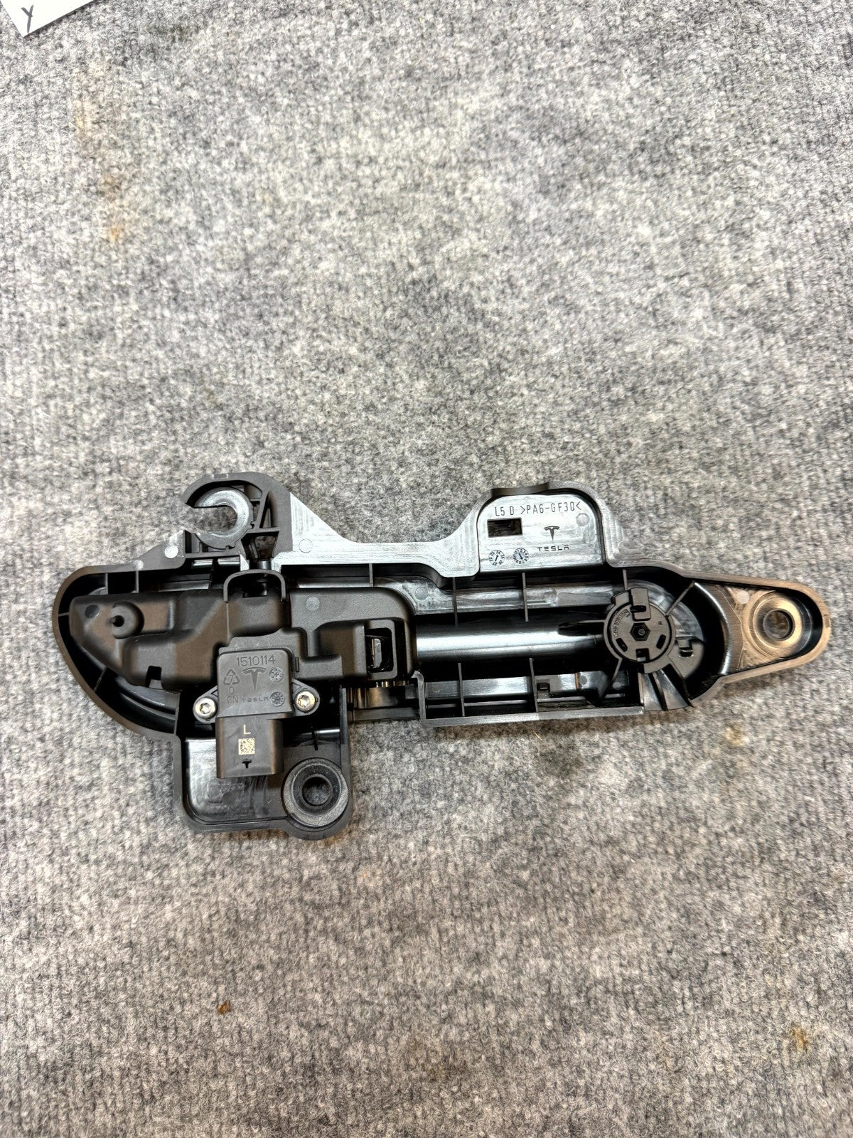2020 - 2024 TESLA MODEL Y FRONT/REAR LEFT SIDE DOOR HANDLE OEM, 1528114-00-D