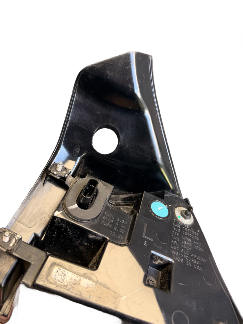 2017-2023 TESLA MODEL 3 Y OUTER TAILLIGHT LEFT SIDE LED LAMP 1077397 3 PIN