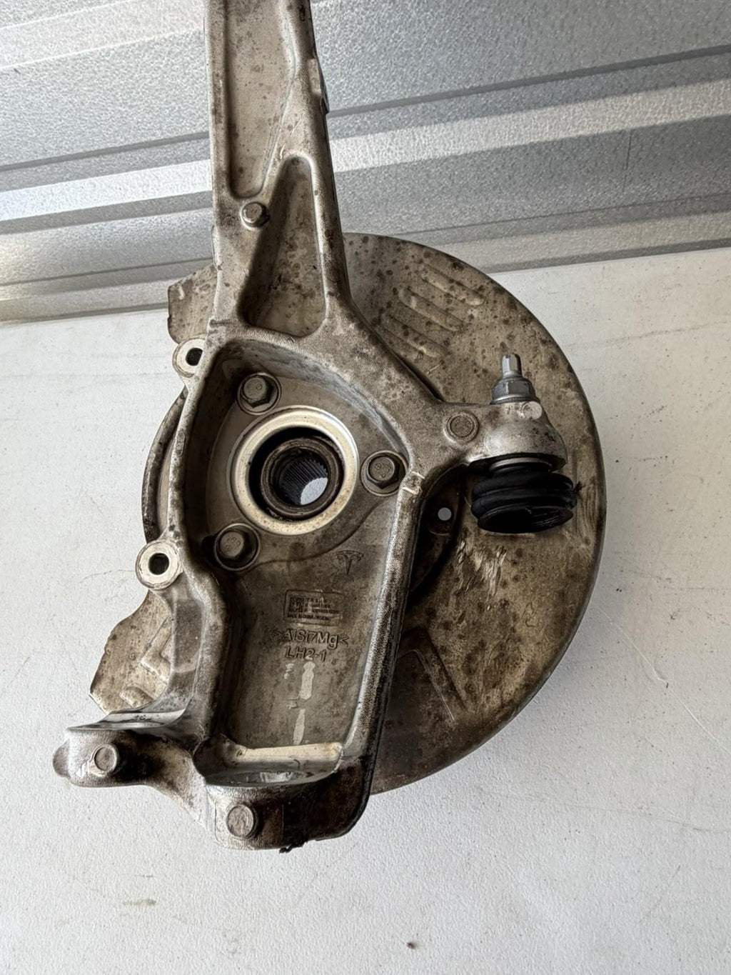 ♦️2017-2023 TESLA MODEL 3 FRONT LEFT SIDE SPINDLE KNUCKLE HUB OEM, 1044311-00-E