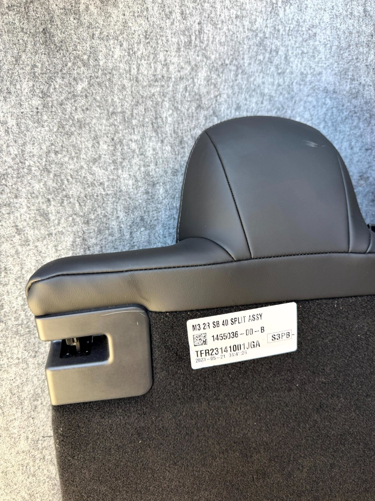 ♦️2017-2023 TESLA MODEL 3 REAR RIGHT UPPER SEAT CUSHION LEATHER OEM, 1455036-00