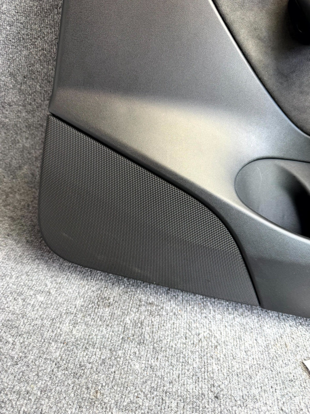 2017-2023 TESLA MODEL 3 FRONT RIGHT SIDE DOOR TRIM PANEL BLACK OEM, 1593863-00-A