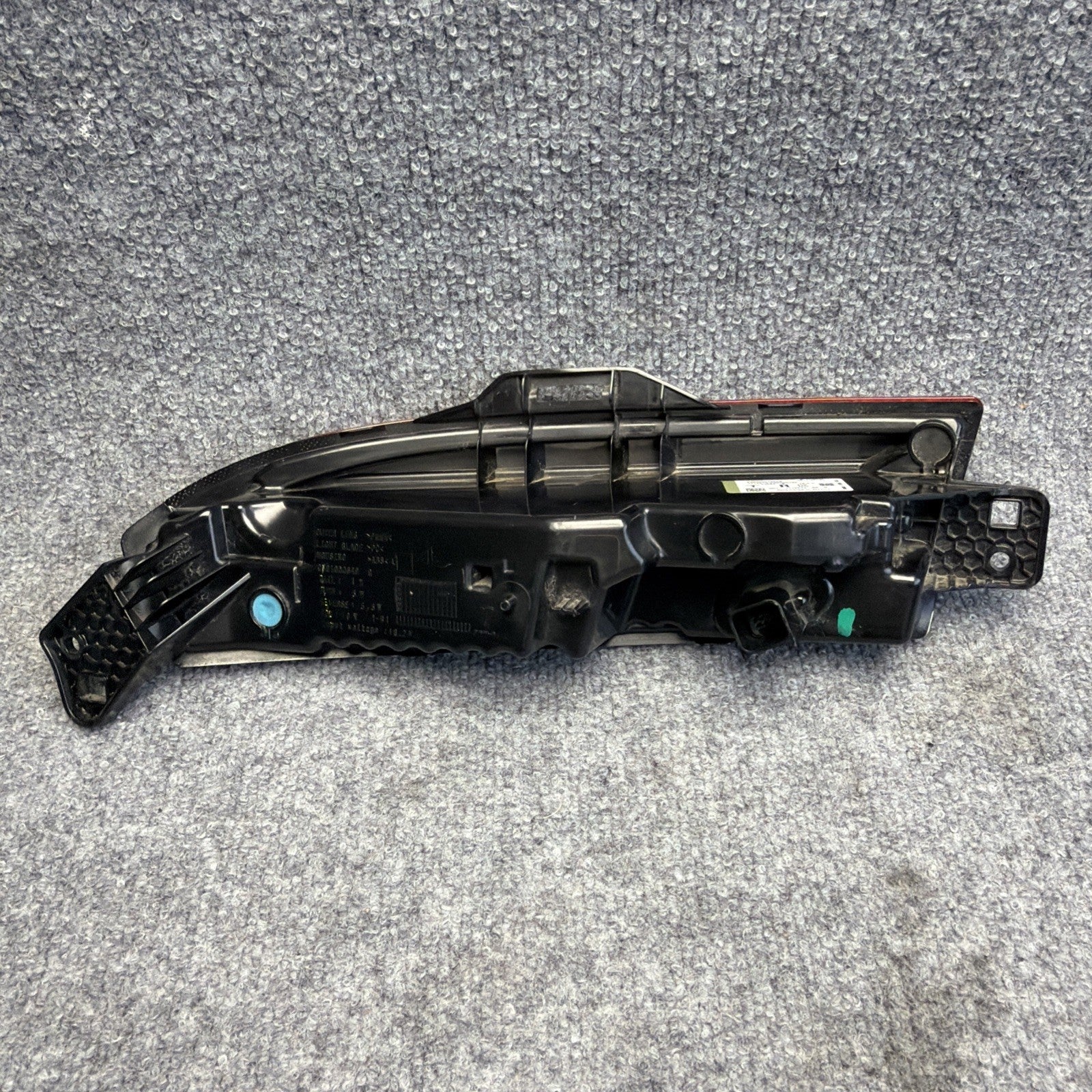 24 25 Model 3 Rear Right Lower Bumper Taillight Lamp LED Reflector 1712514-00-D
