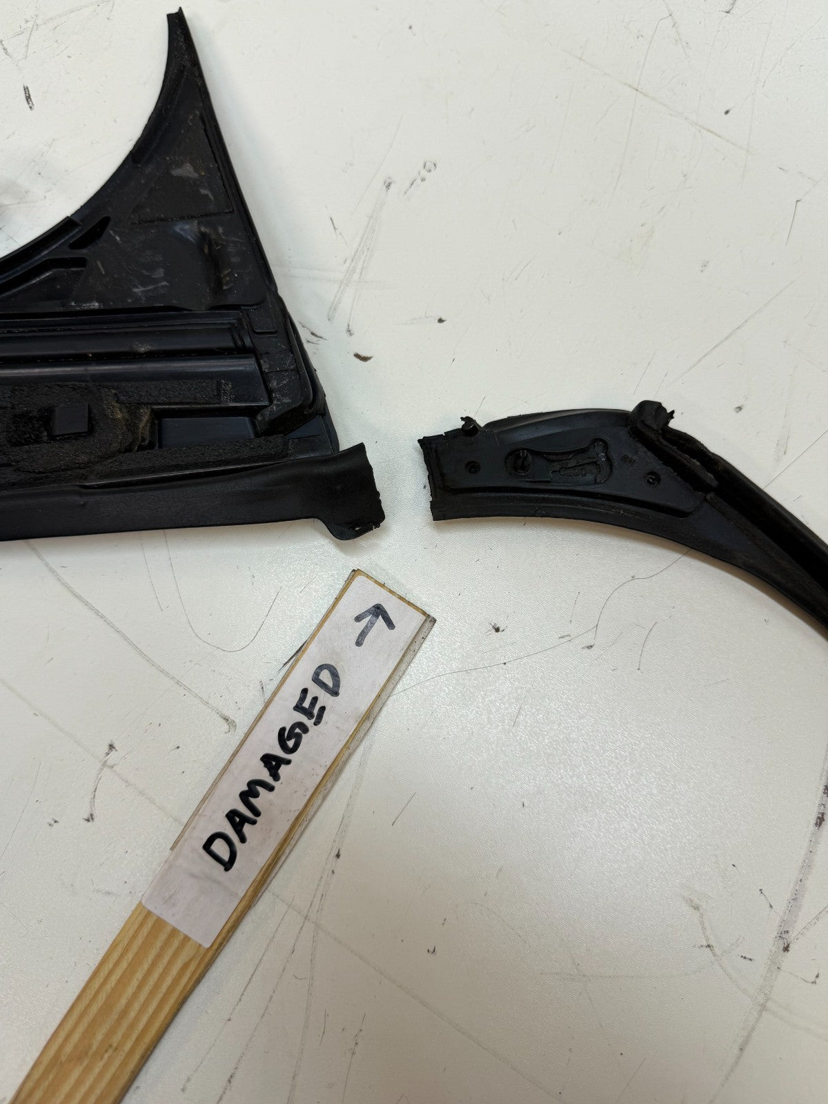 2016-2020 Tesla Model X Passenger Side B-Pillar Applique Glass 1032364-00-C
