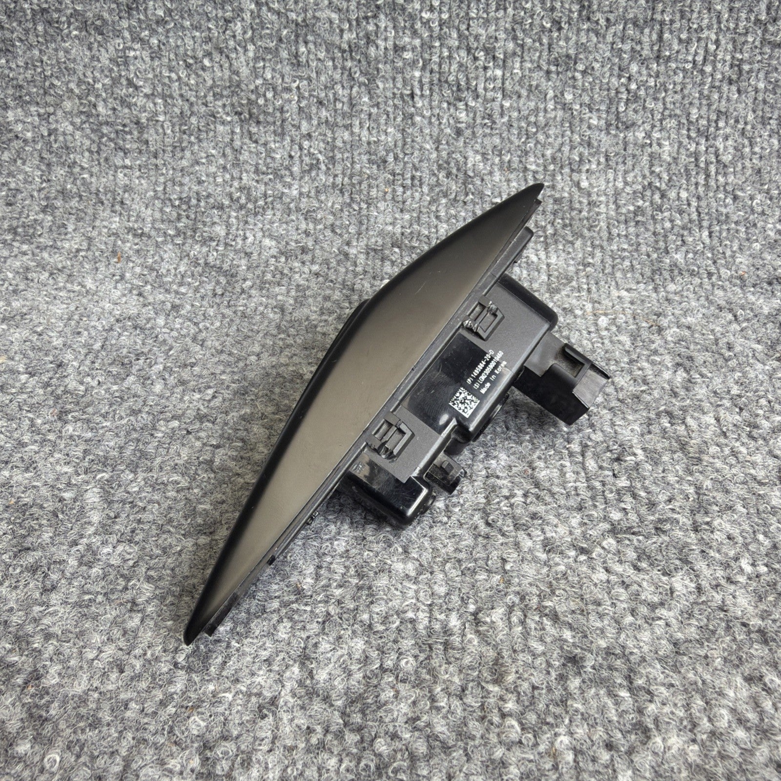 17-22 Tesla 3 Y OEM Left Side Fender Signal Camera 1495864-20-D /broken tab