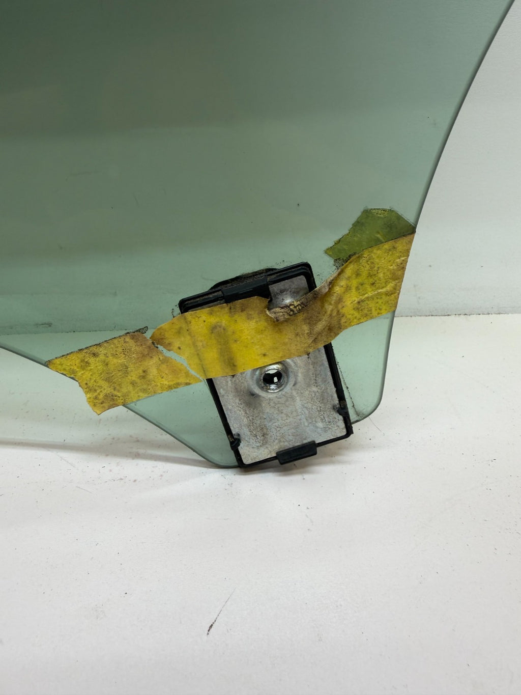2017 - 2023 TESLA MODEL 3 REAR RIGHT SIDE DOOR WINDOW GLASS OEM 43R-004529