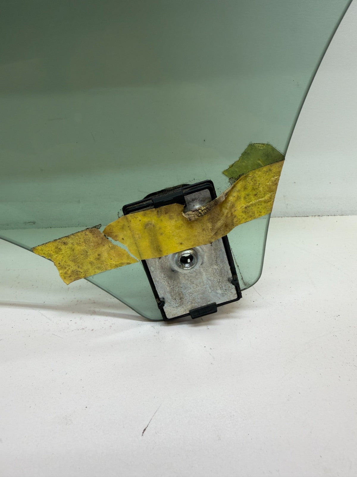 2017 - 2023 TESLA MODEL 3 REAR RIGHT SIDE DOOR WINDOW GLASS OEM 43R-004529