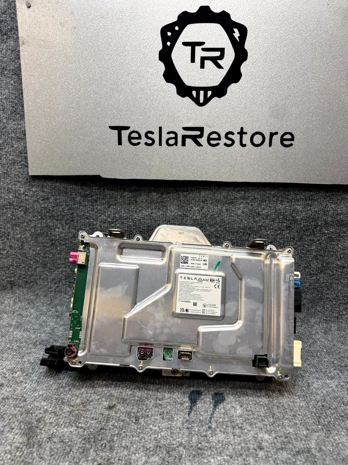 2017 - 2023 TESLA MODEL 3 ENTERTAINMENT MEDIA CONTROL MODULE OEM, 1681271-00-G