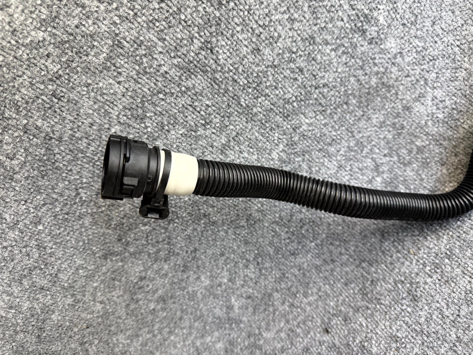 17 - 23 TESLA MODEL 3 CHILLER TO BATTERY COOLING HOSE TUBE PIPE OEM 1521493-00-C