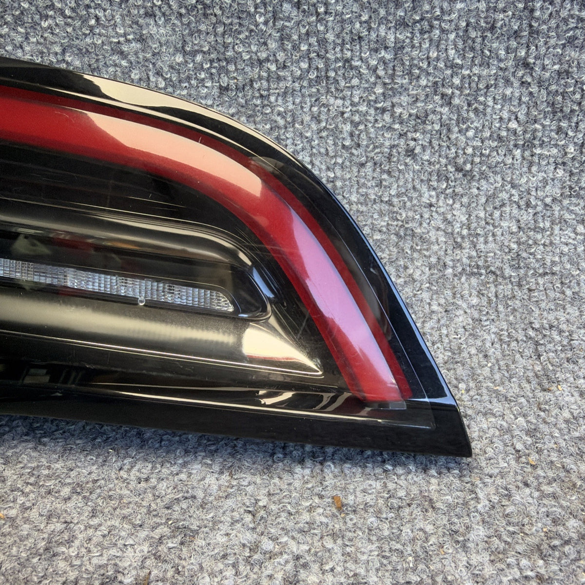 2020-2024 Tesla Model Y Rear Left Side Inner Taillight Lamp 1502088-00-B OEM