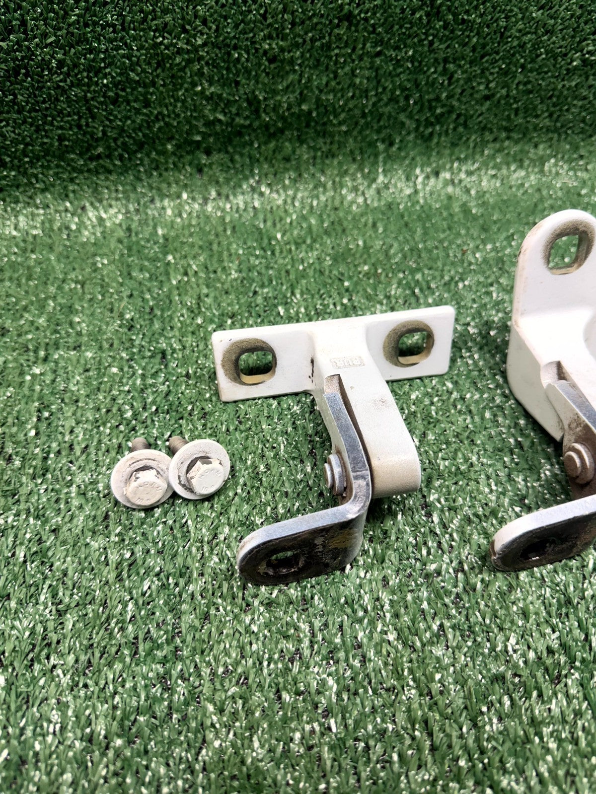 ♦️20-23 TESLA MODEL Y REAR LEFT & RIGHT DOOR UPPER HINGE SET OEM, 1497499-00-B