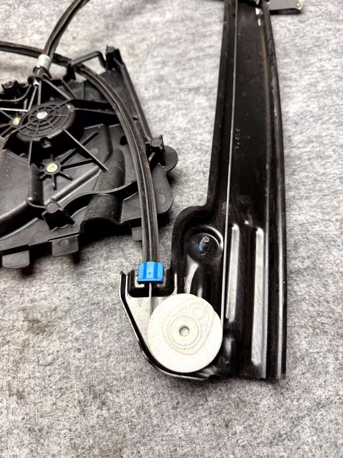 ♦️2017-2023 TESLA MODEL 3 FRONT LEFT WINDOW REGULATOR W/ MOTOR OEM, 1096620-99-H