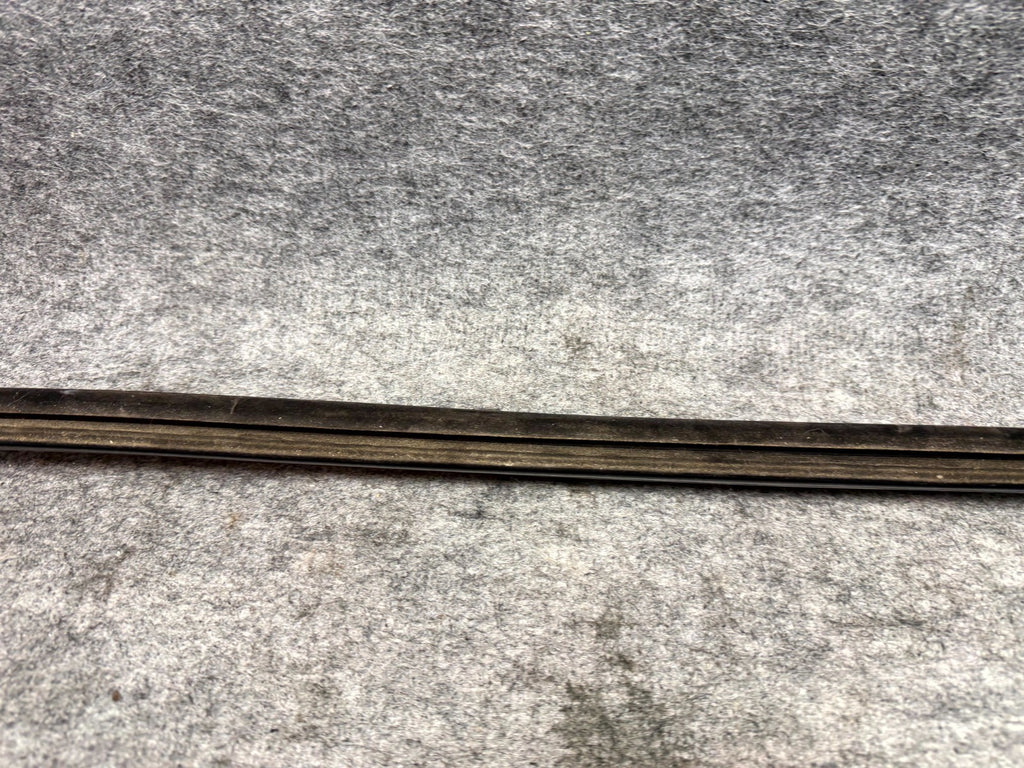 ♦️2017–2023 TESLA MODEL 3 REAR LEFT DOOR WINDOW BELT MOLDING OEM, 1080745-00-F