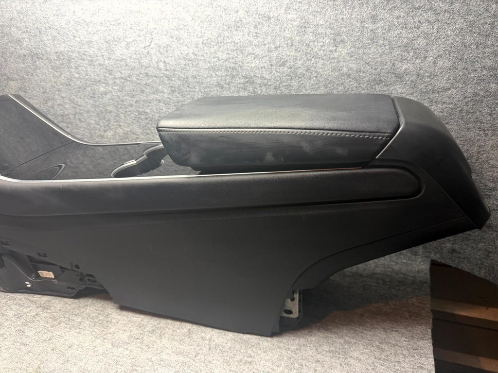♦️17-23 TESLA MODEL 3 CENTER CONSOLE ARMREST STORAGE COMPLETE OME, 1137427-00-E