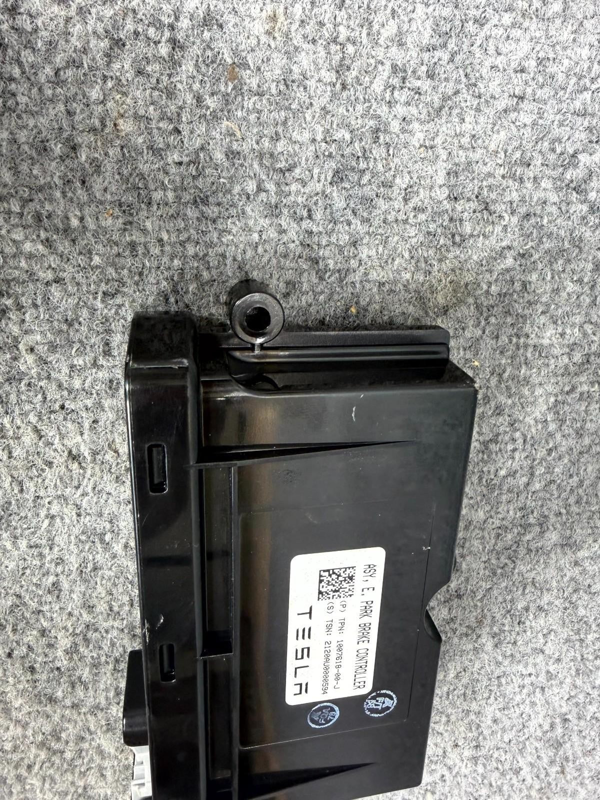12-20 Tesla Model X S Parking Brake Computer Control Module OEM, 1007618-00-J