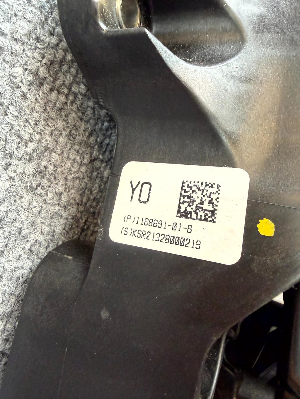 2020 - 2024 TESLA MODEL Y ACCELERATOR AND BRAKE PEDAL PAD ASSY OEM, 1188691-01-B