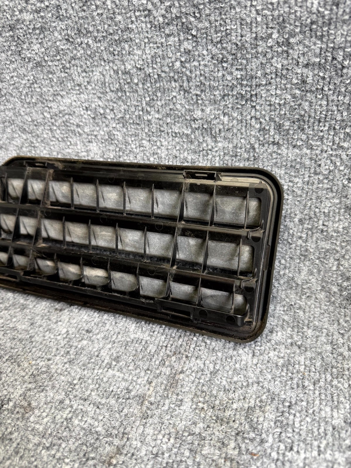 2017 - 2023 TESLA MODEL 3 AIR EXTRACTOR CABIN VENT GRILLE OEM, 1098751-00-C