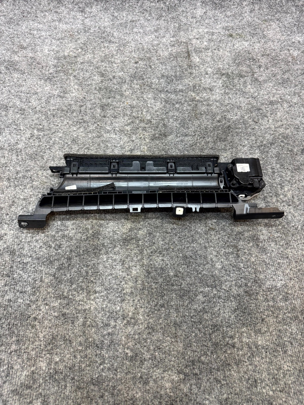 2017-2023 TESLA MODEL 3 RIGHT FRONT DASH AIR VENT GRILLE TRIM OEM, 1135554-00-A