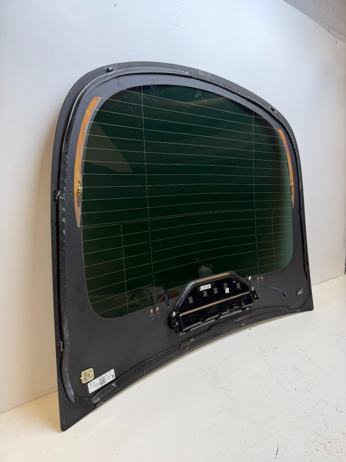 2020-2024 Tesla Model Y Rear Glass Liftgate Backlite 1632812-00-A