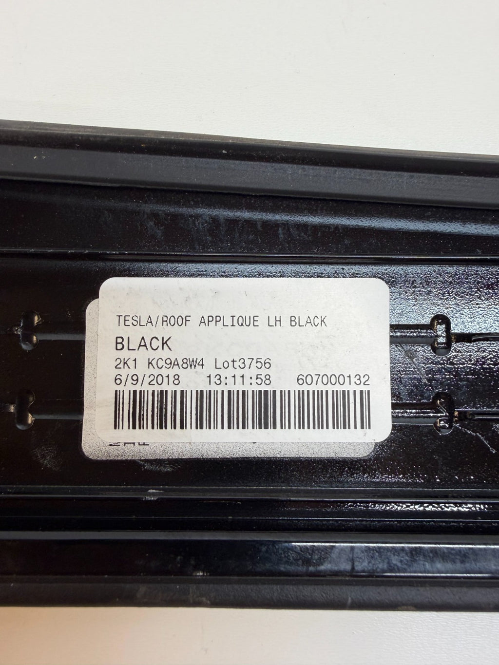 2016-2020 TESLA MODEL S ROOF APPLIQUE MOLDING LEFT 607000132