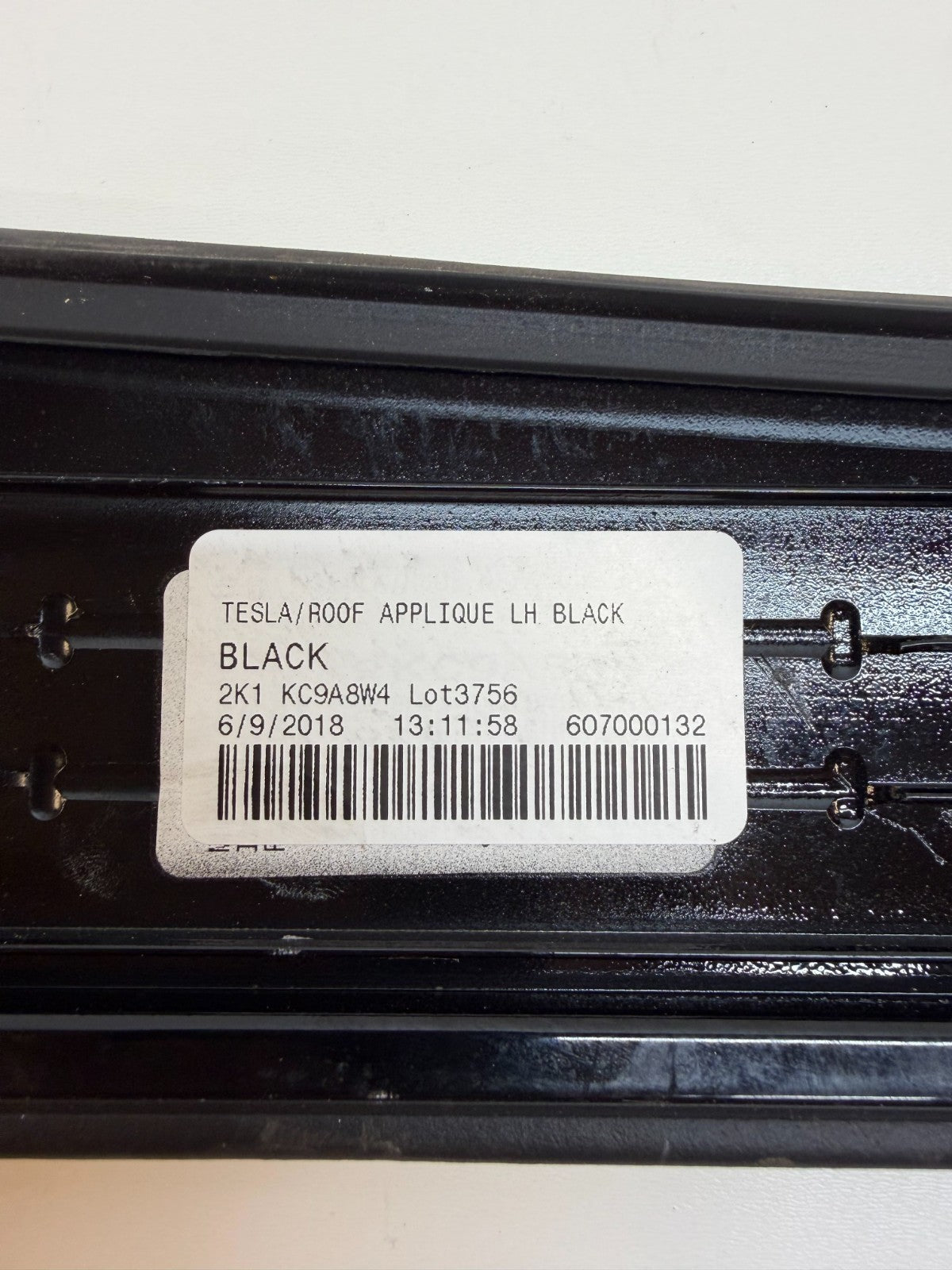 2016-2020 TESLA MODEL S ROOF APPLIQUE MOLDING LEFT 607000132