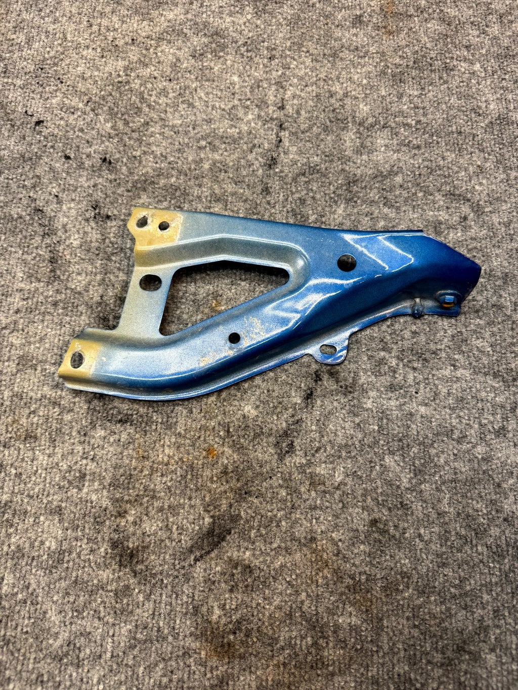 2020-2024 TESLA MODEL Y FRONT RIGHT LOWER FENDER SUPPORT BRACKET OEM, 148757800A