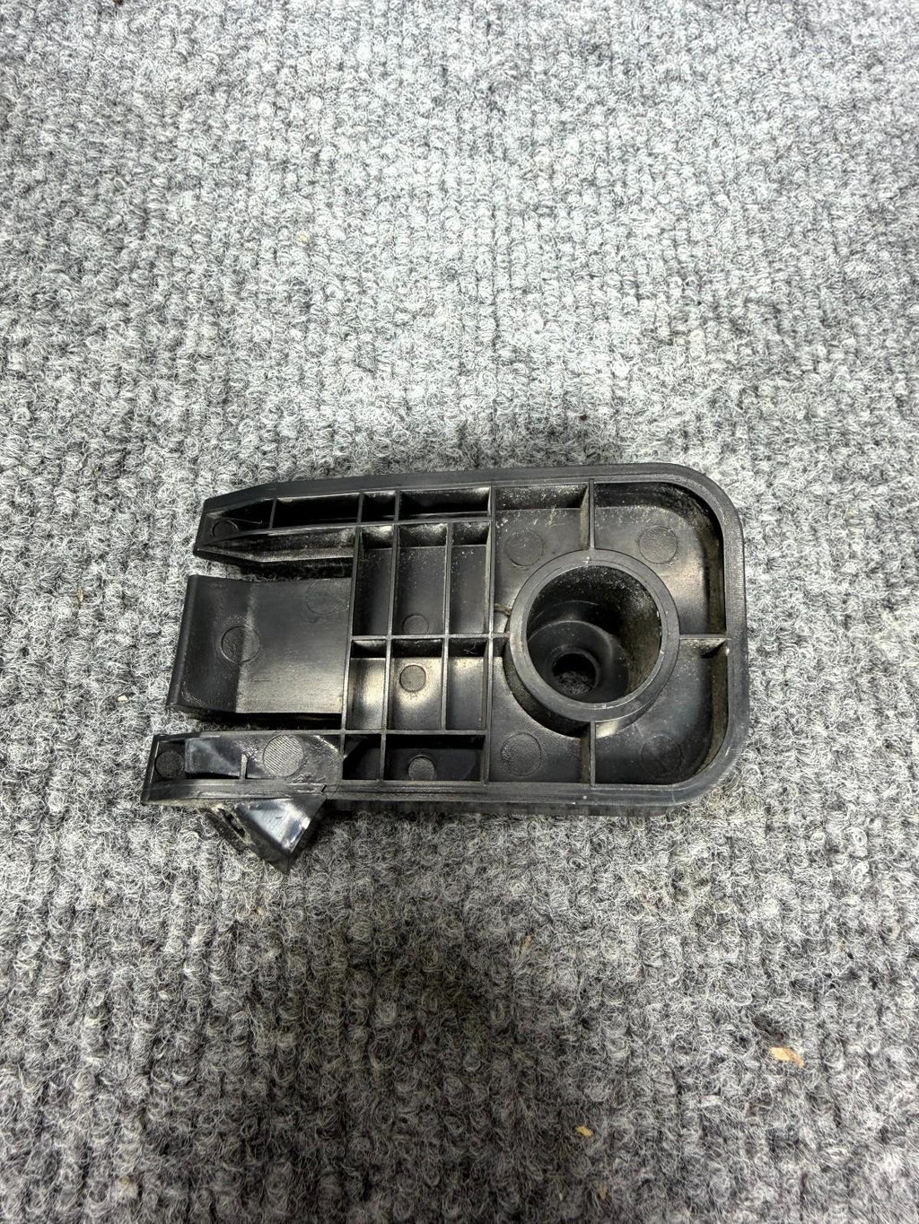 16-20 Tesla Model X Front Left Headlight Outer Support Bracket OEM, 1046958-00-D