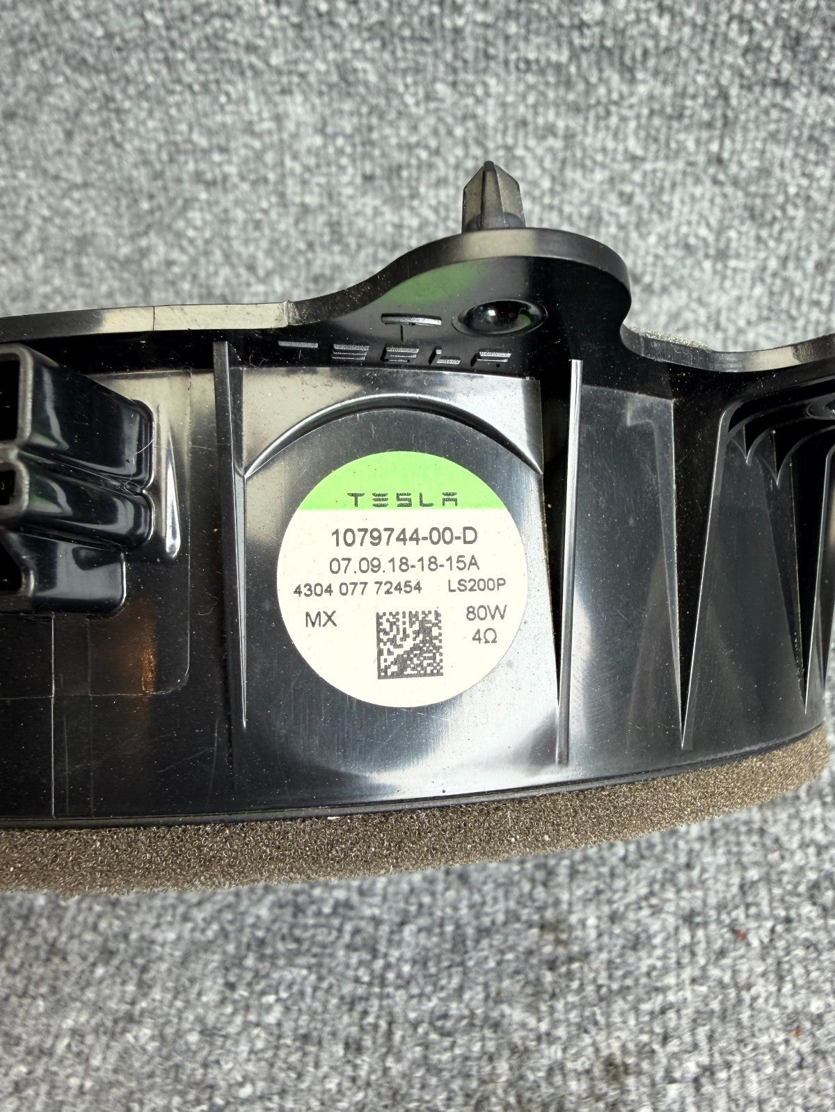 2017 - 2023 TESLA MODEL 3 FRONT RIGHT SIDE DOOR SPEAKER OEM, 1079744-00-D
